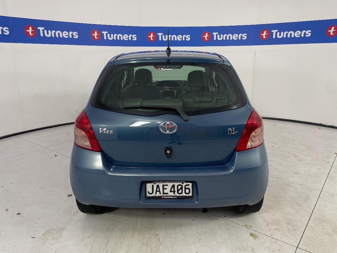 Photo '6' of Toyota Vitz