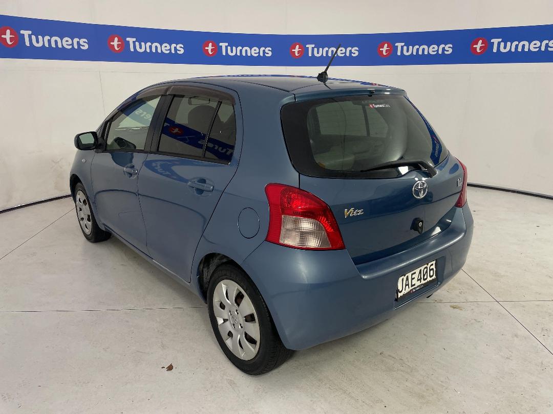 Photo '5' of Toyota Vitz