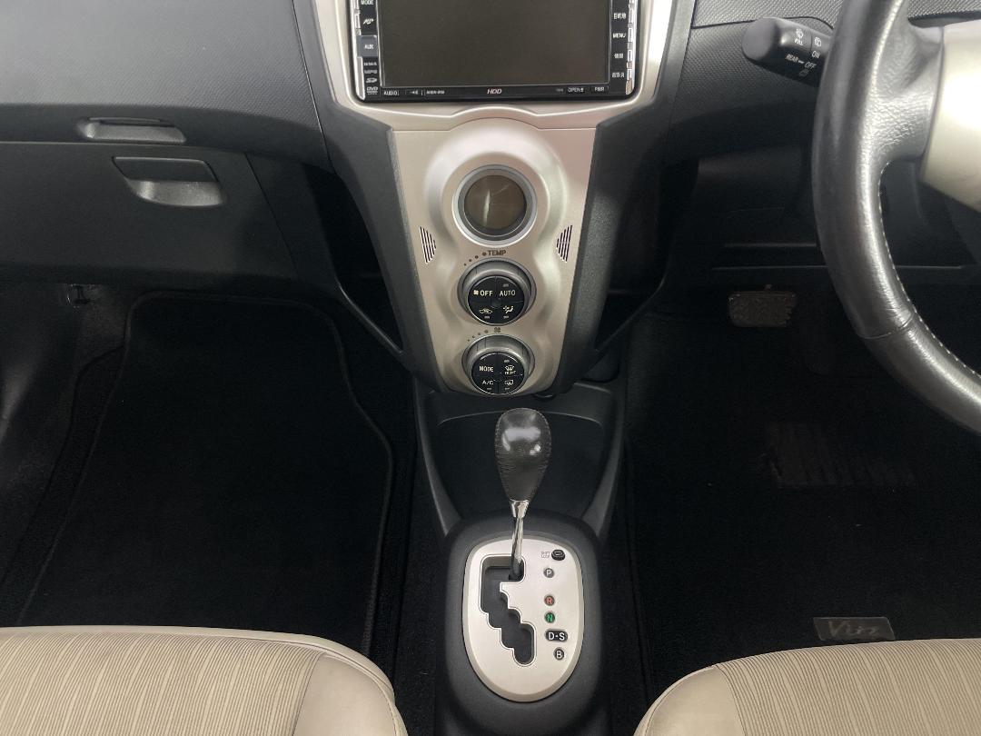 Photo '18' of Toyota Vitz