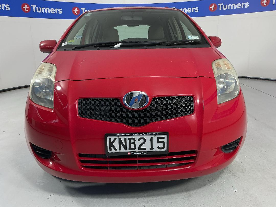 Photo '2' of Toyota Vitz