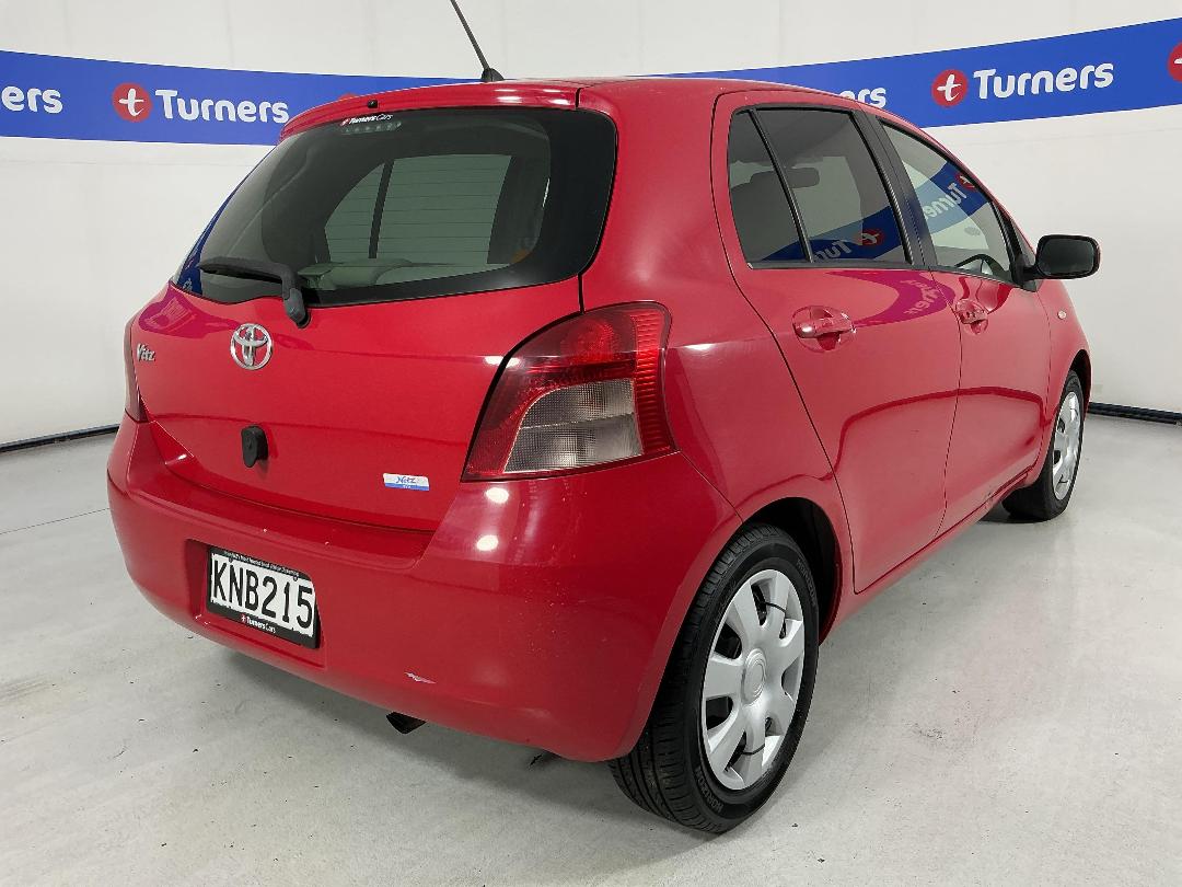 Photo '7' of Toyota Vitz