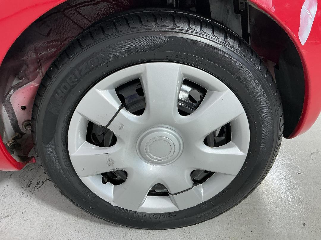 Photo '11' of Toyota Vitz