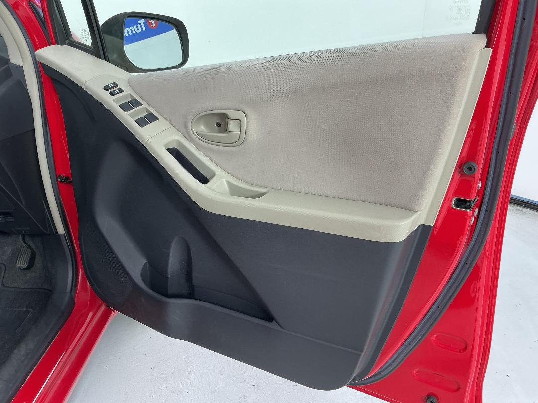 Photo '15' of Toyota Vitz