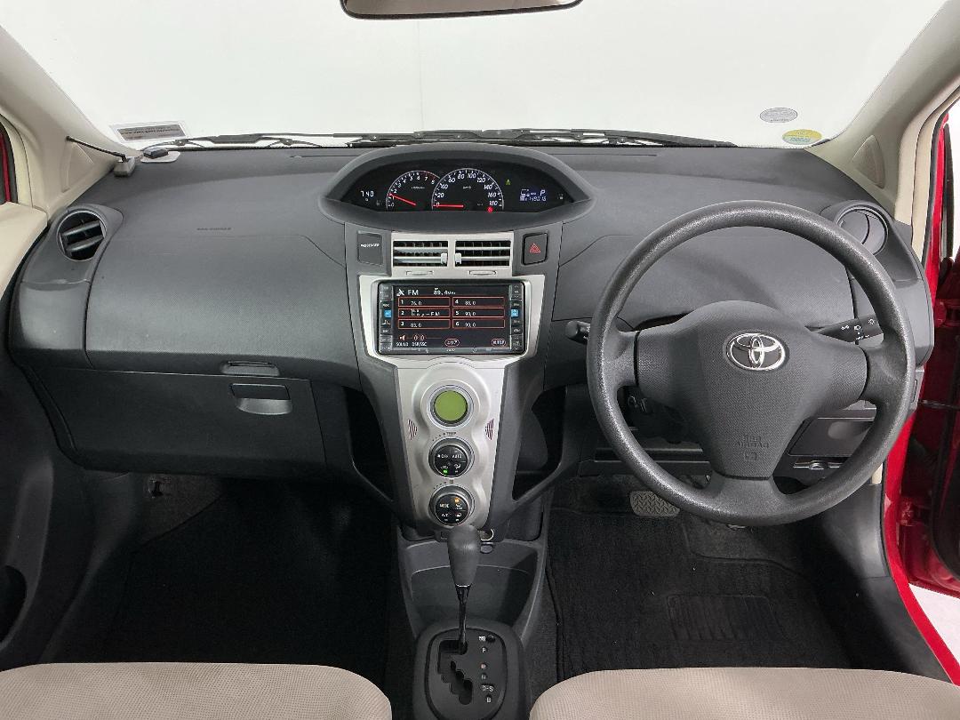 Photo '17' of Toyota Vitz