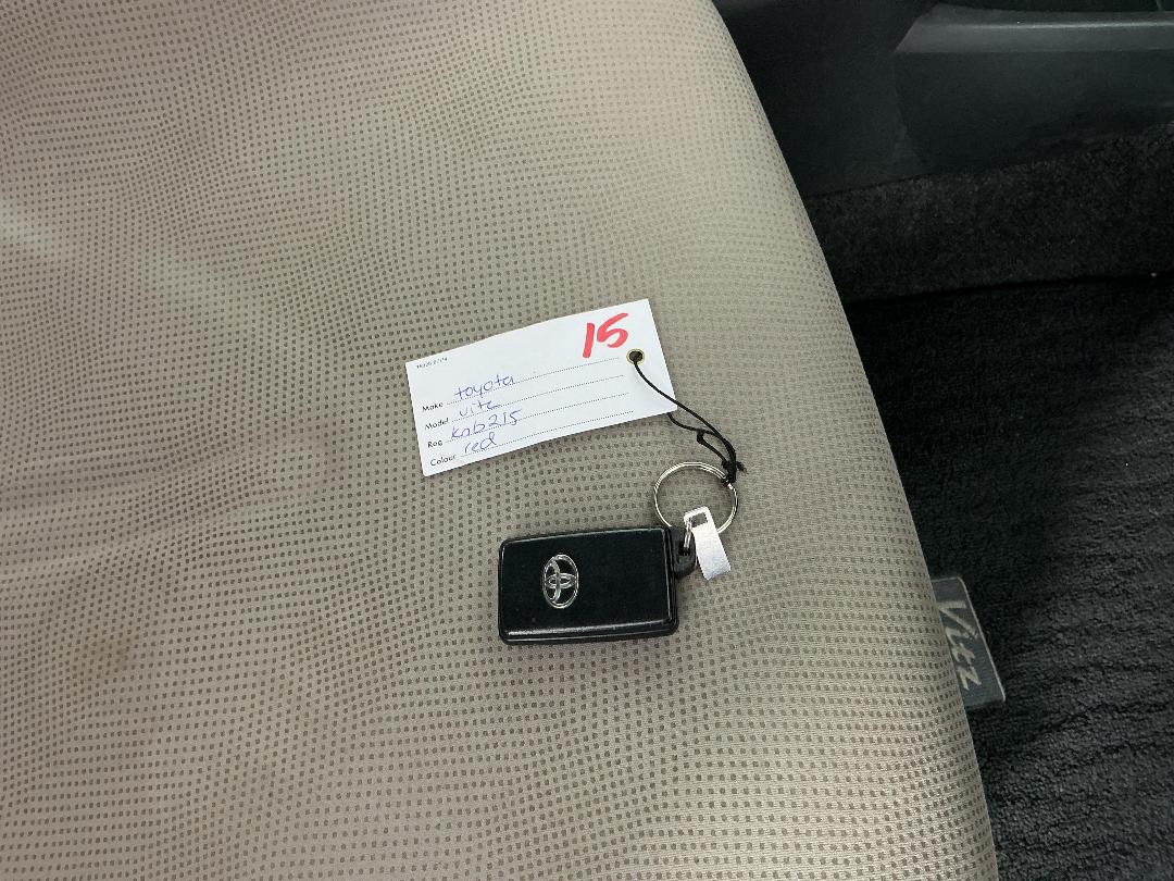 Photo '22' of Toyota Vitz