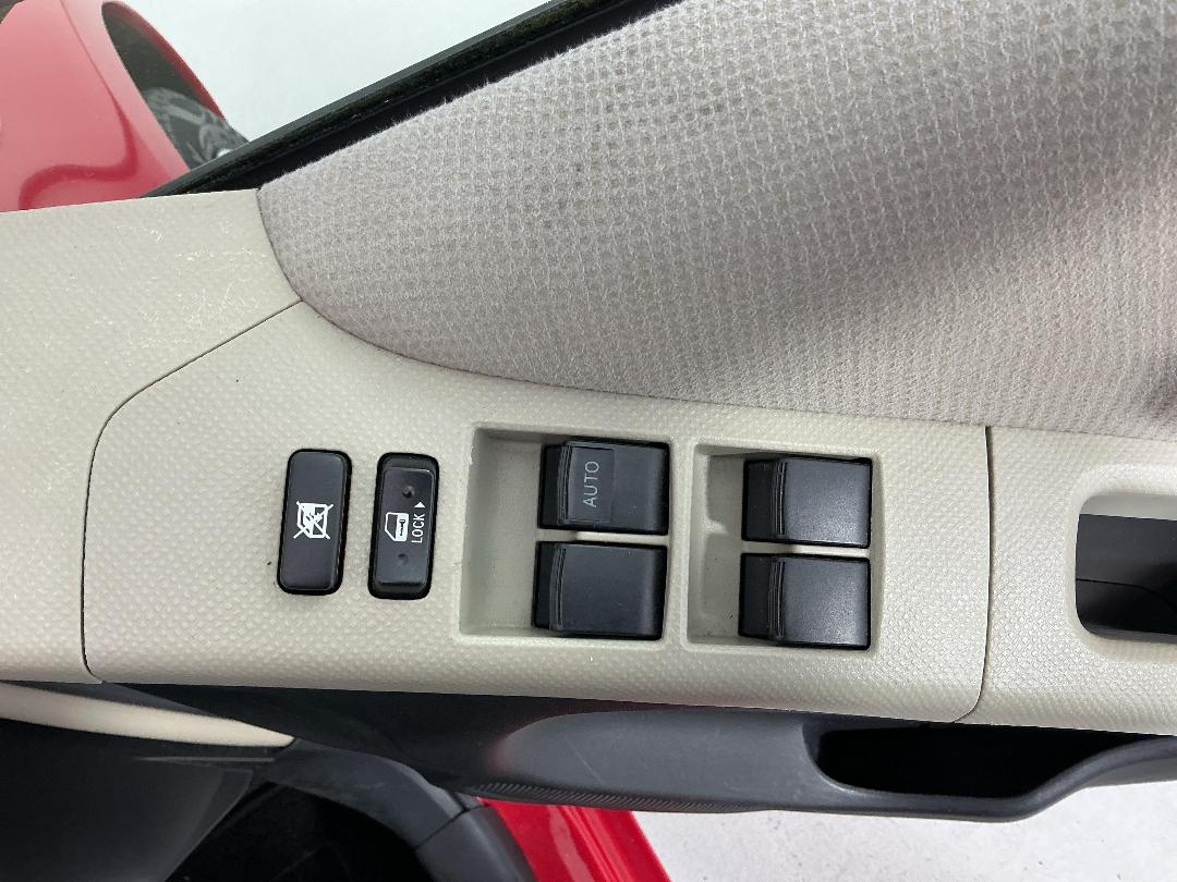 Photo '24' of Toyota Vitz