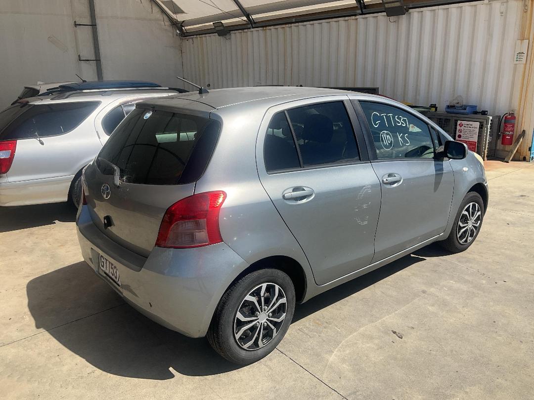 Photo '6' of Toyota Vitz