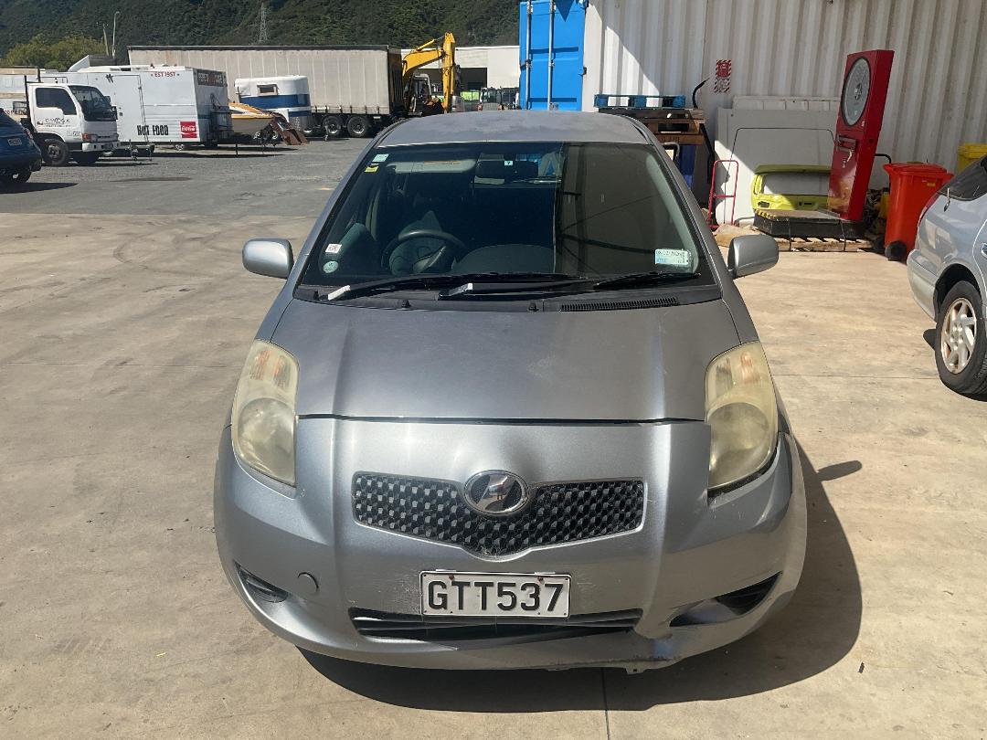 Photo '2' of Toyota Vitz