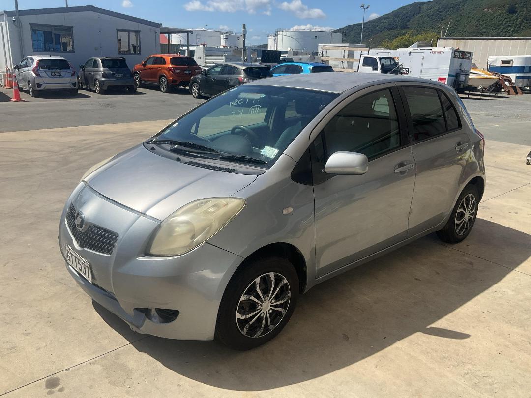 Photo '3' of Toyota Vitz