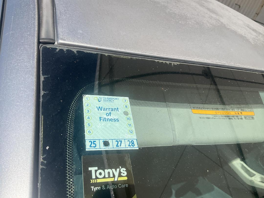 Photo '12' of Toyota Vitz