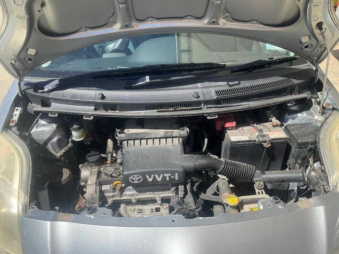 Photo '14' of Toyota Vitz