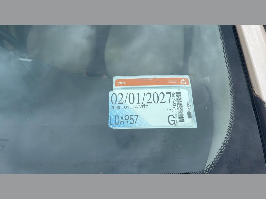 Photo '22' of Toyota Vitz