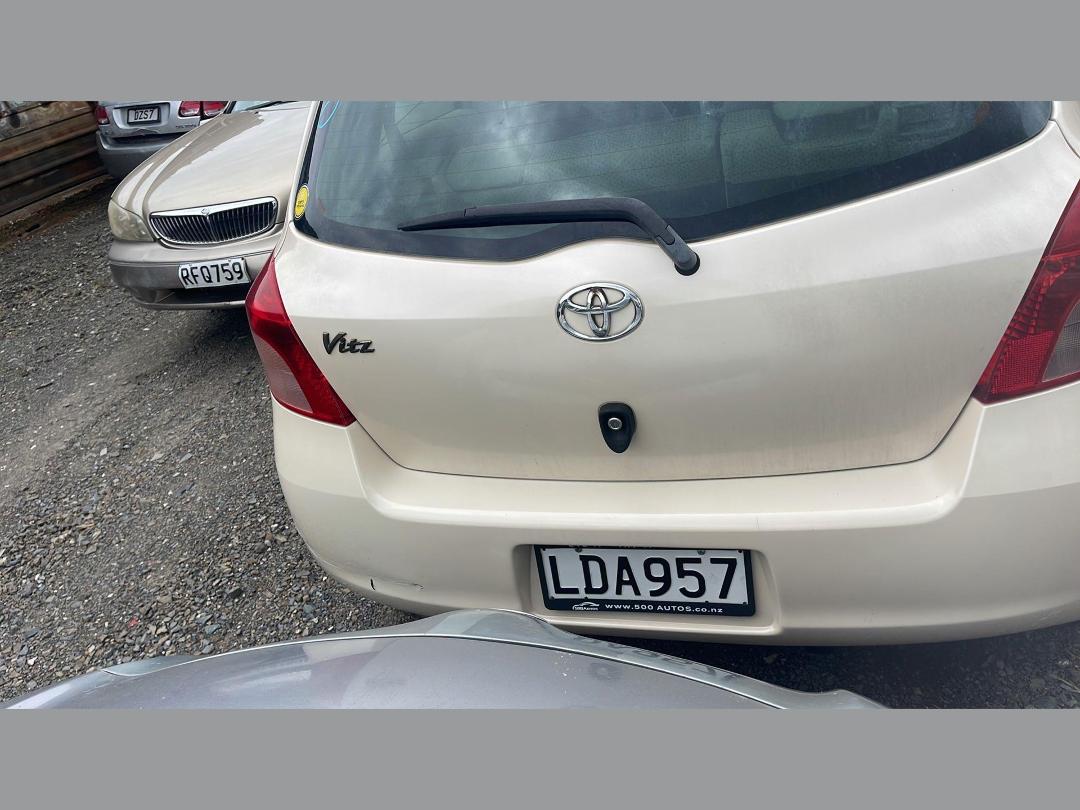 Photo '9' of Toyota Vitz