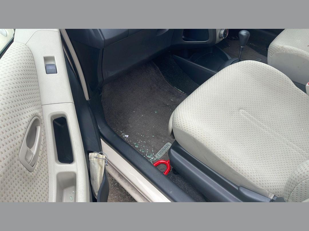 Photo '18' of Toyota Vitz