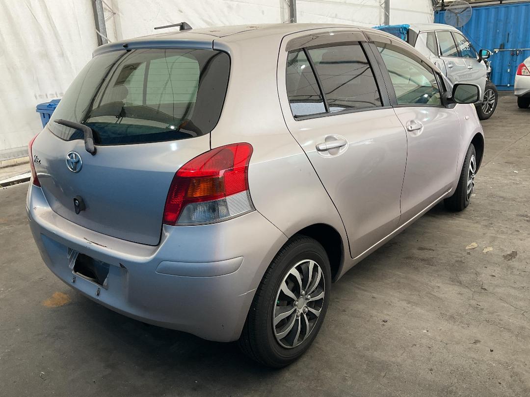 Photo '6' of Toyota Vitz