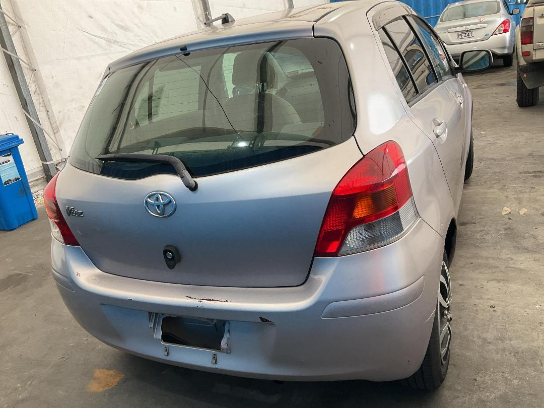 Photo '5' of Toyota Vitz