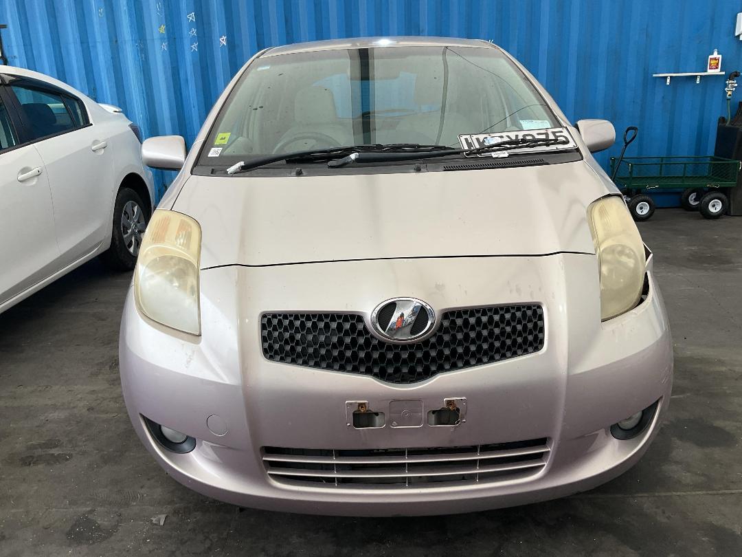 Photo '2' of Toyota Vitz