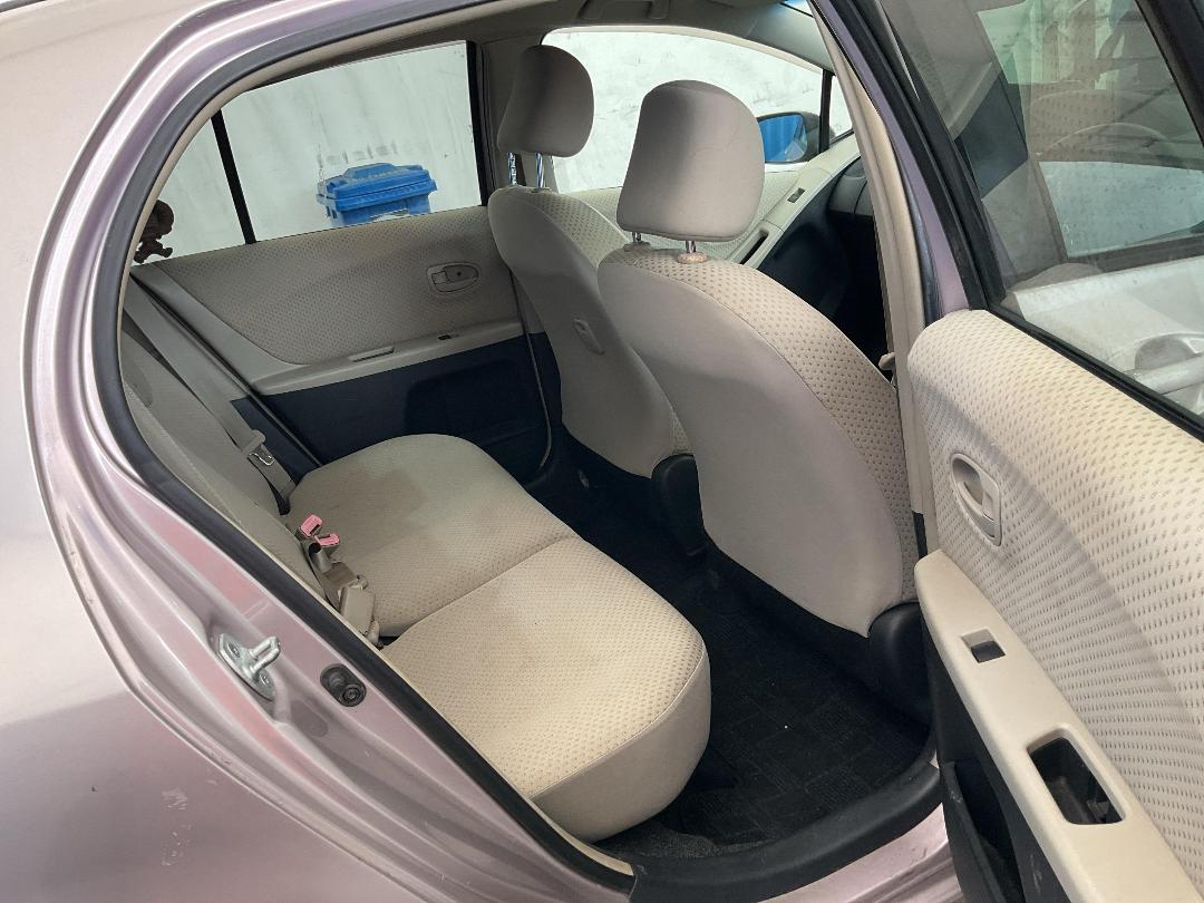 Photo '14' of Toyota Vitz