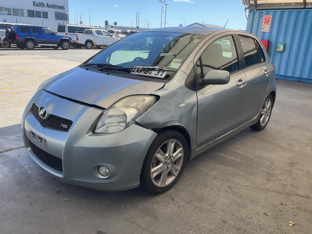 Photo '6' of Toyota Vitz Photo '6' of Toyota Vitz