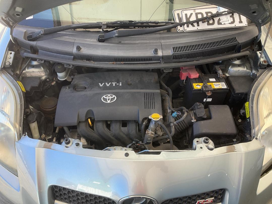 Photo '30' of Toyota Vitz Photo '30' of Toyota Vitz