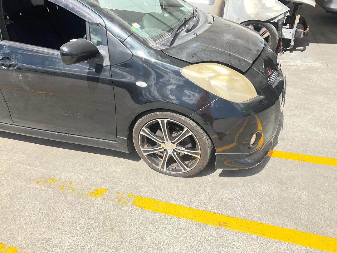 Photo '2' of Toyota Vitz