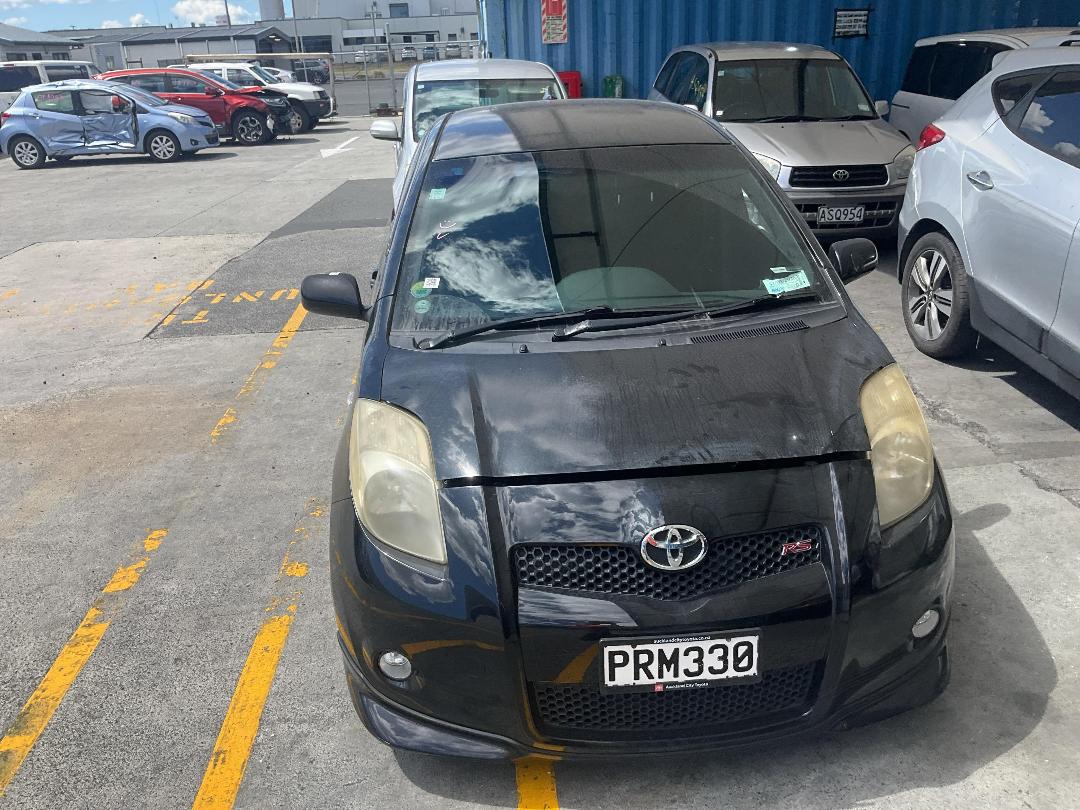 Photo '4' of Toyota Vitz