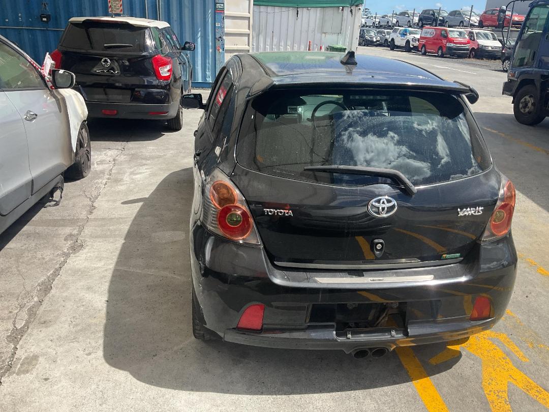 Photo '10' of Toyota Vitz