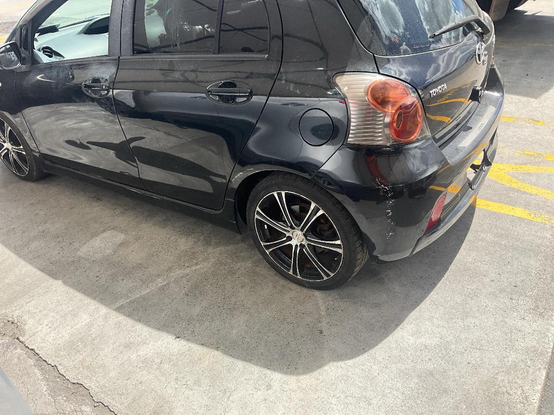 Photo '9' of Toyota Vitz