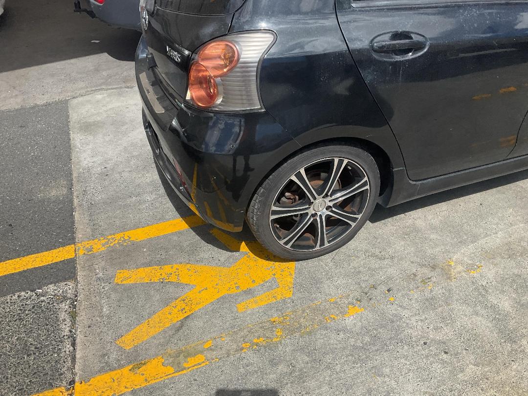 Photo '12' of Toyota Vitz