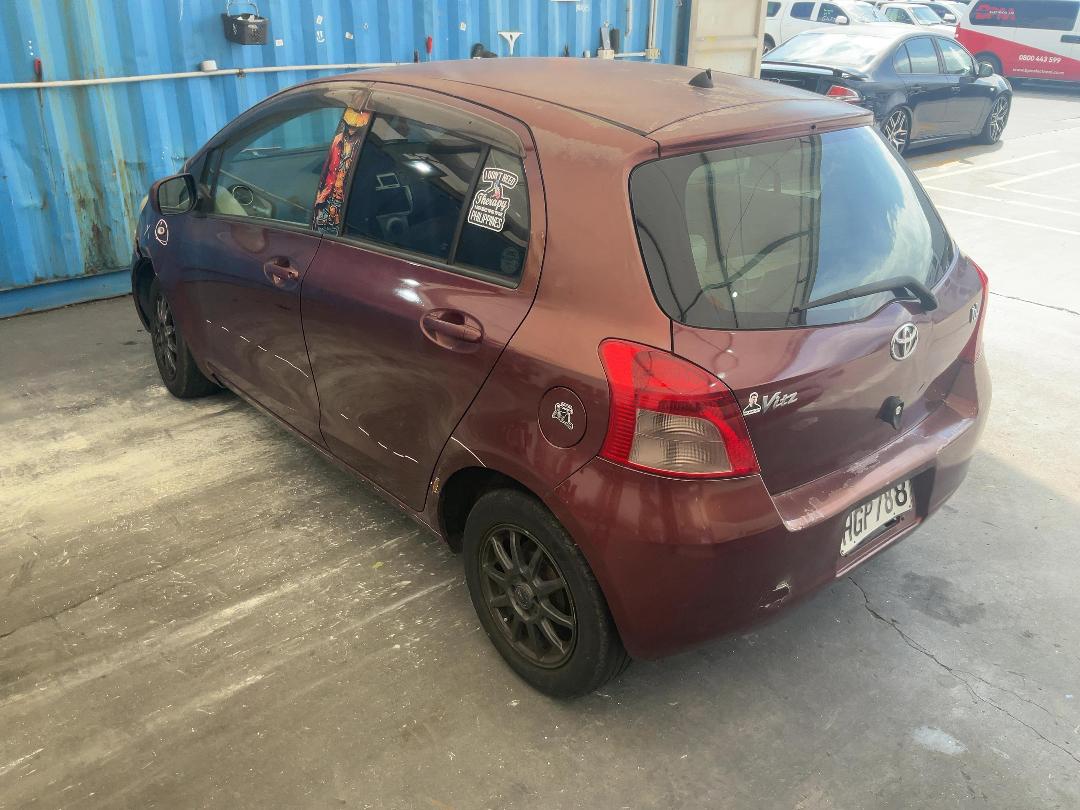 Photo '10' of Toyota Vitz