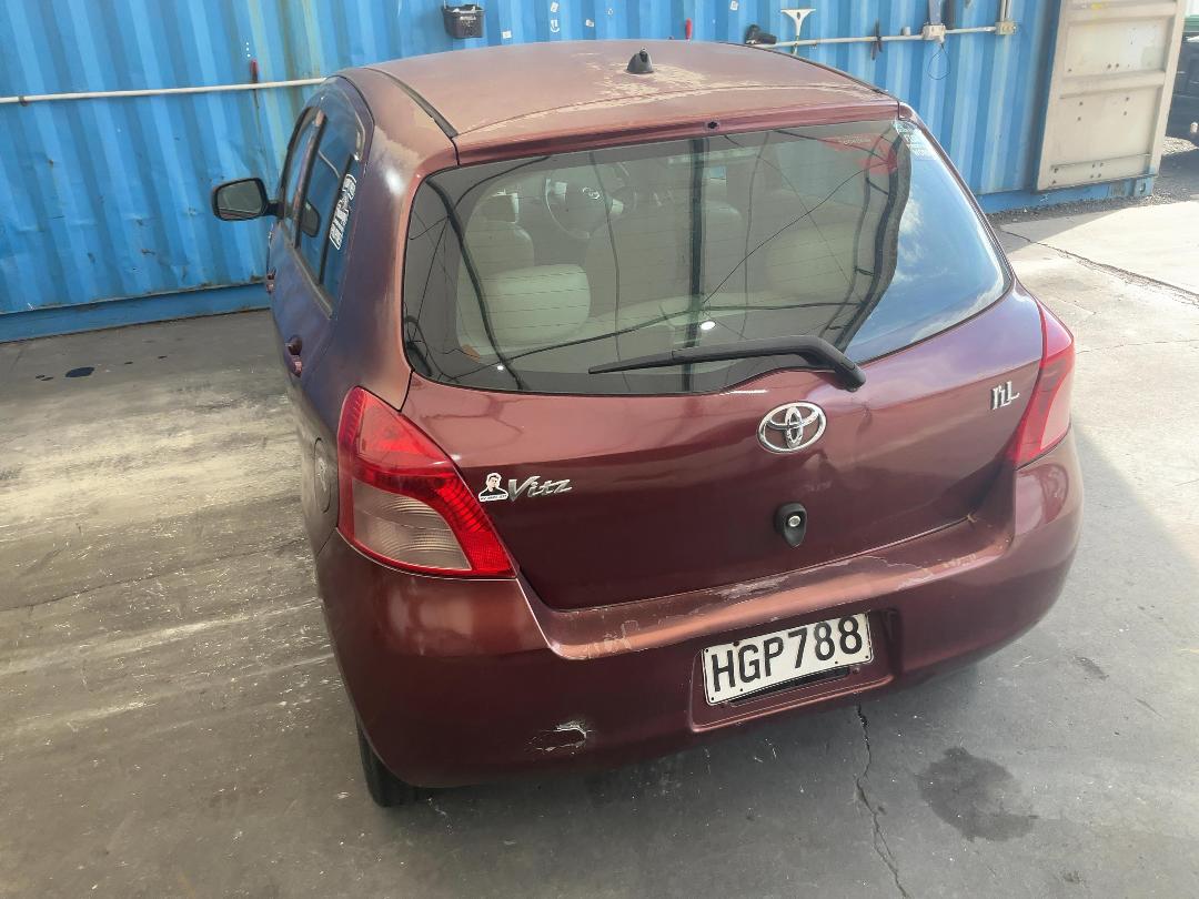 Photo '12' of Toyota Vitz