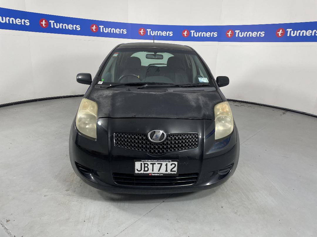 Photo '2' of Toyota Vitz