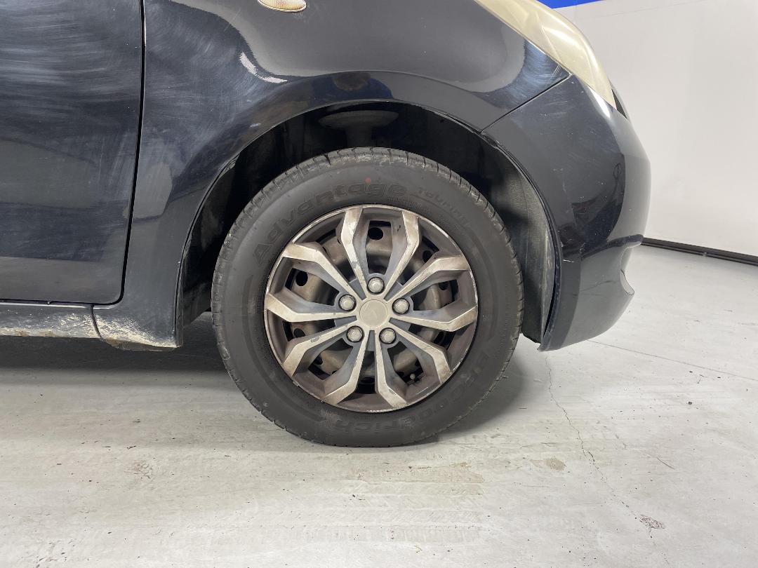 Photo '9' of Toyota Vitz