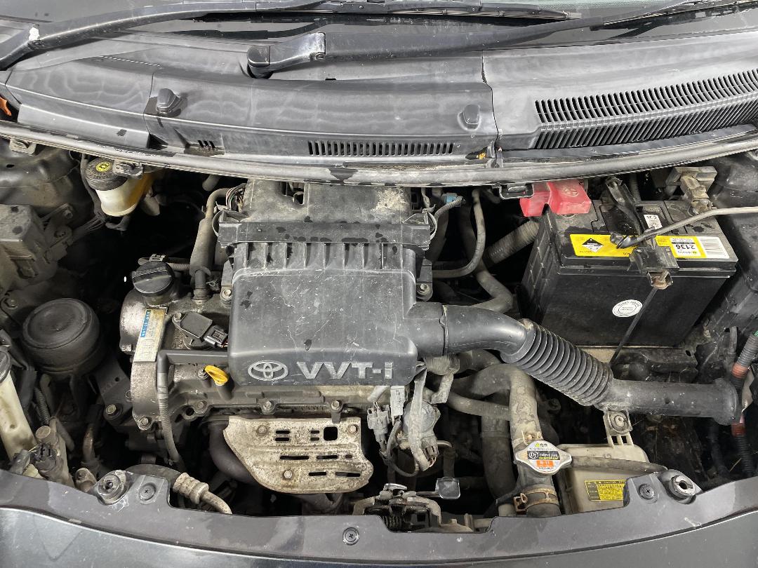 Photo '13' of Toyota Vitz