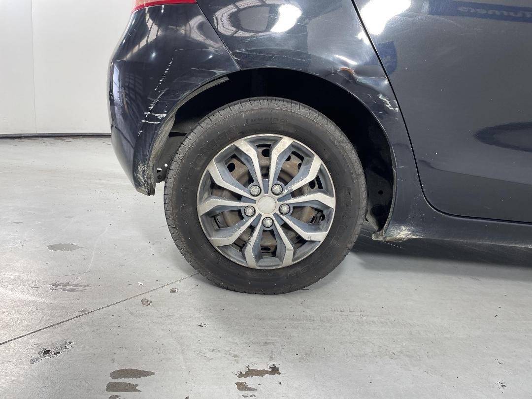 Photo '12' of Toyota Vitz