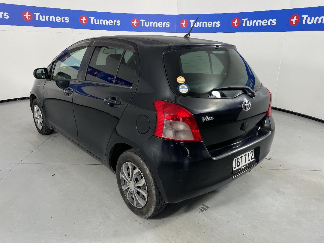 Photo '5' of Toyota Vitz