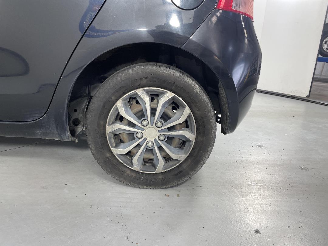 Photo '11' of Toyota Vitz