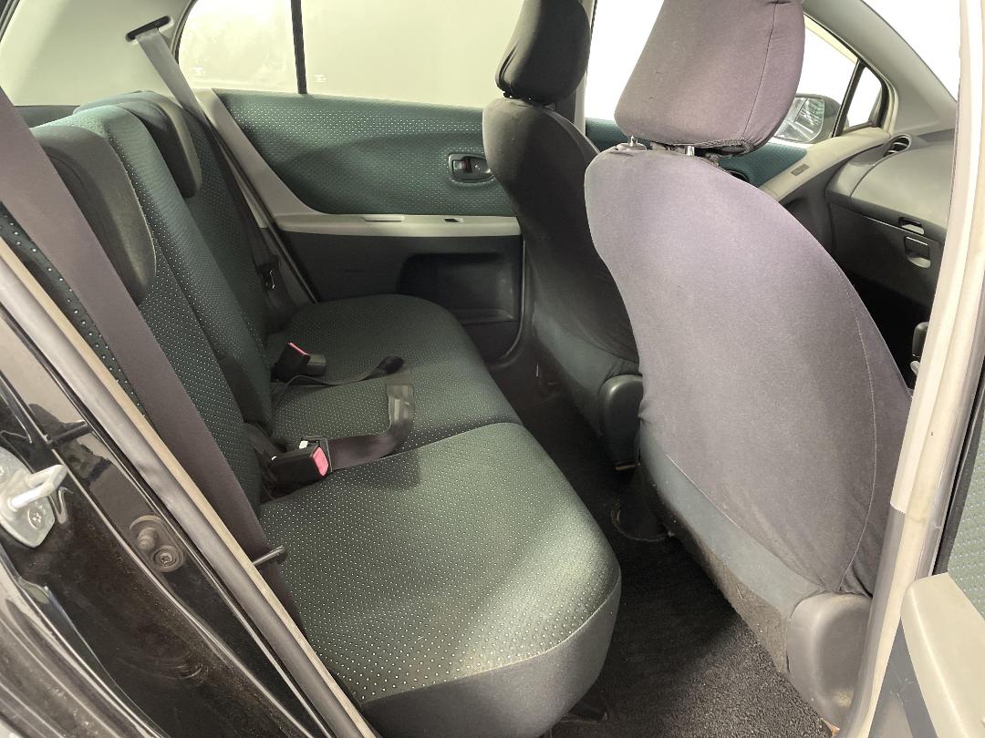 Photo '20' of Toyota Vitz