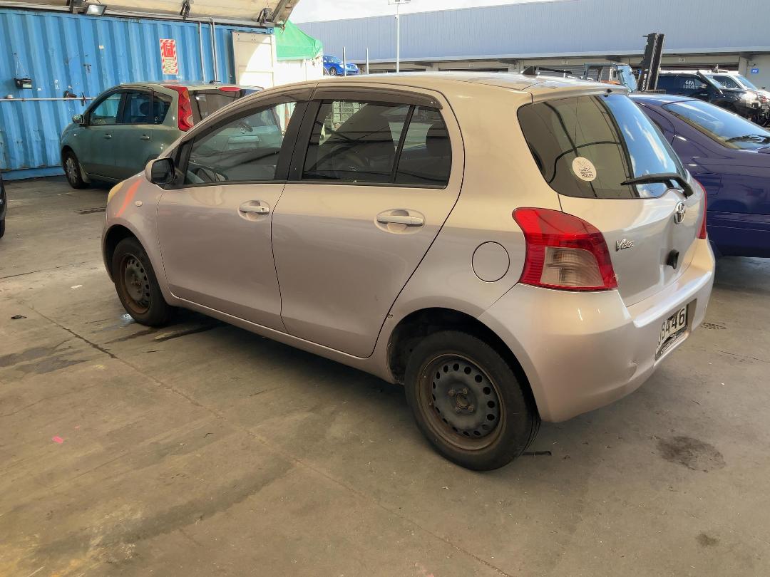 Photo '12' of Toyota Vitz