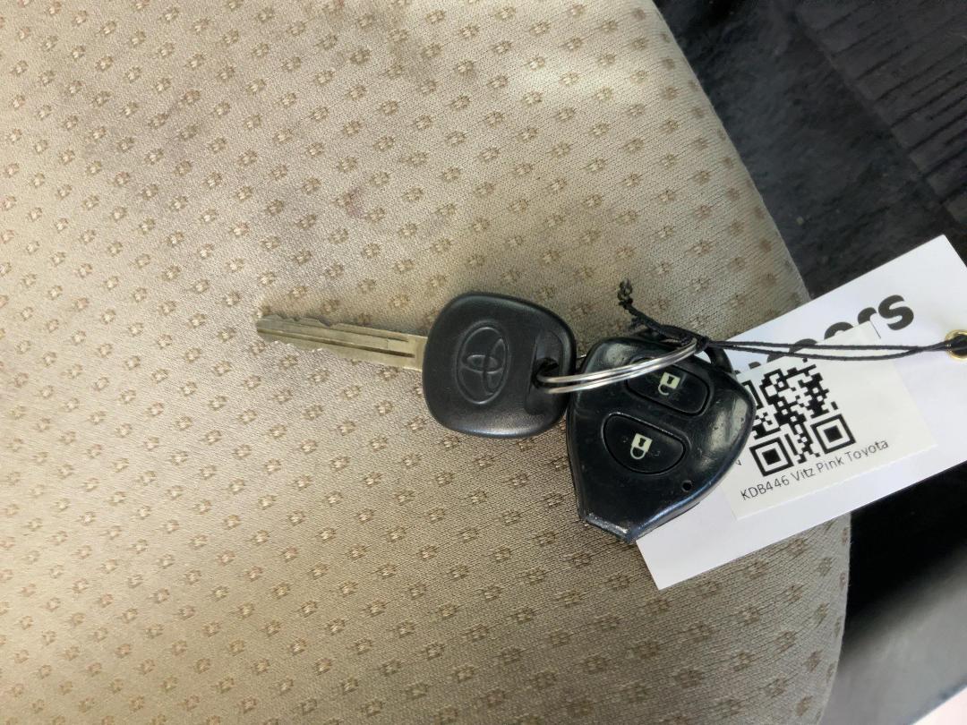 Photo '25' of Toyota Vitz