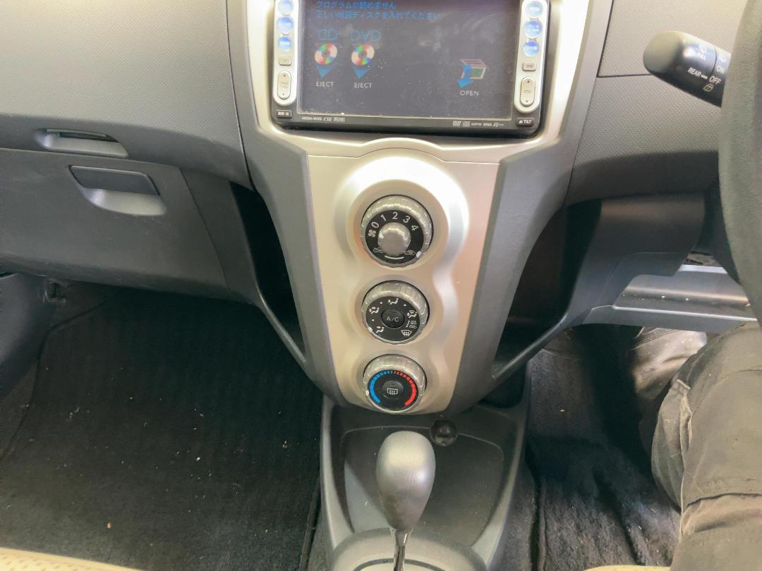 Photo '27' of Toyota Vitz