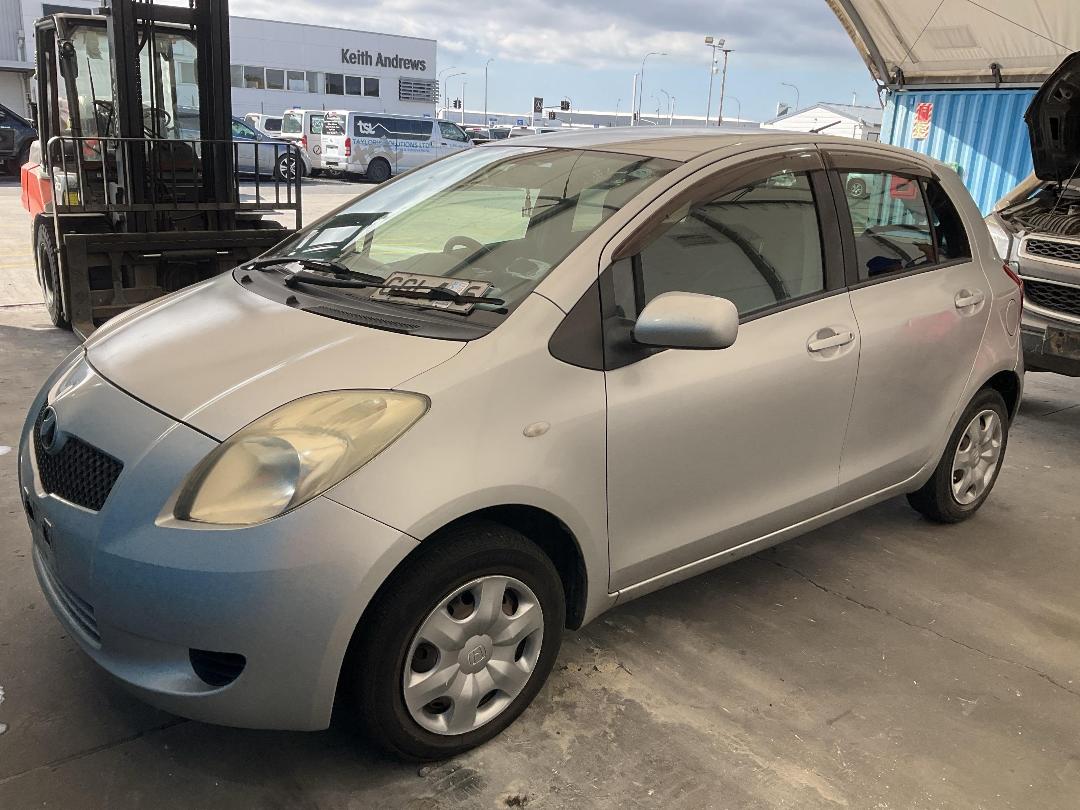 Photo '8' of Toyota Vitz