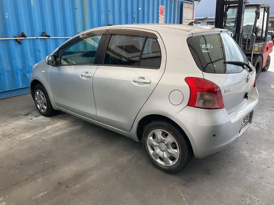 Photo '14' of Toyota Vitz