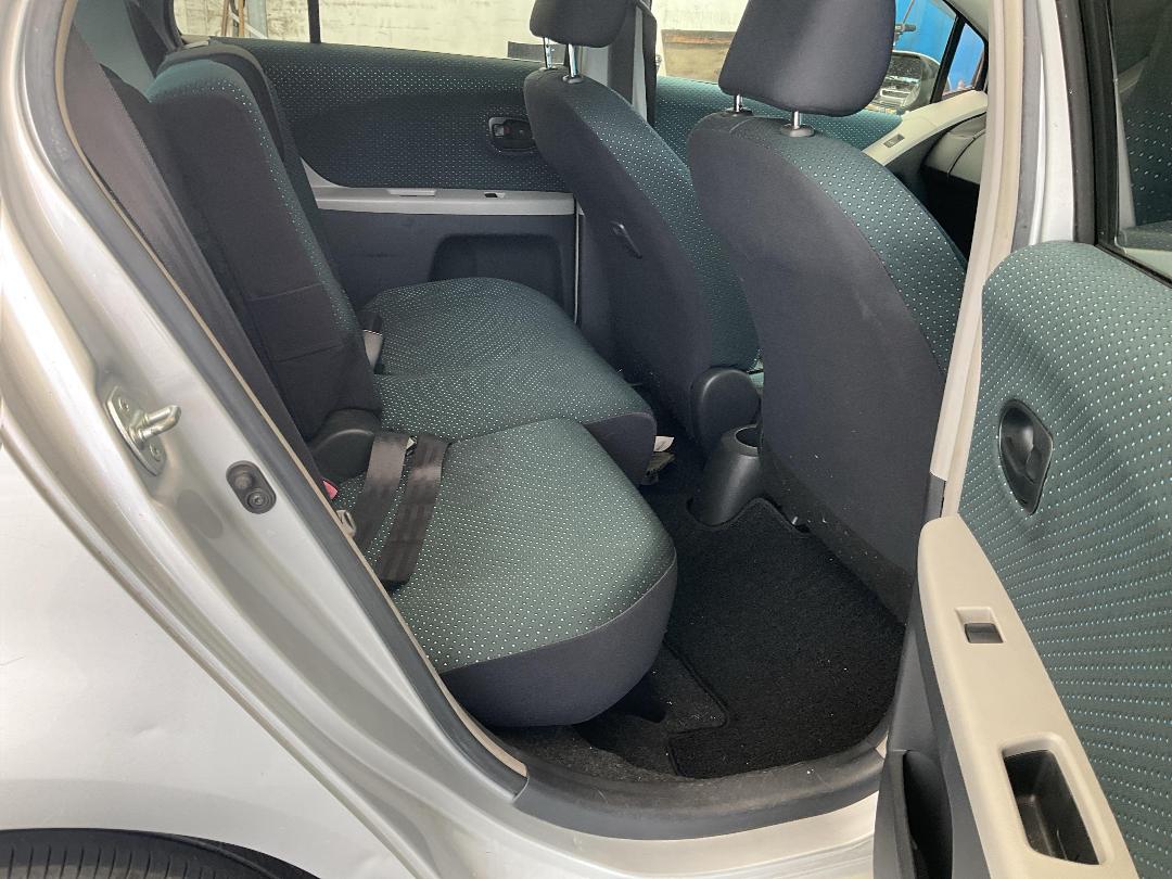 Photo '21' of Toyota Vitz