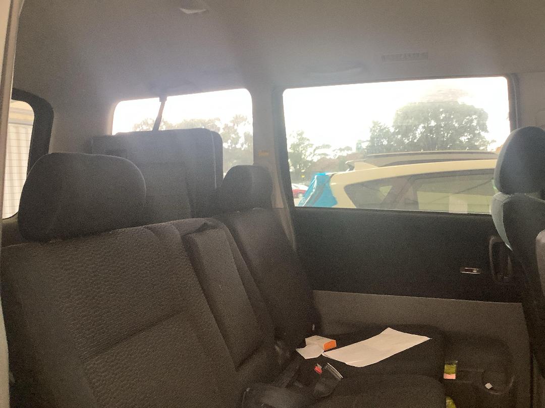 Photo '13' of Toyota Voxy