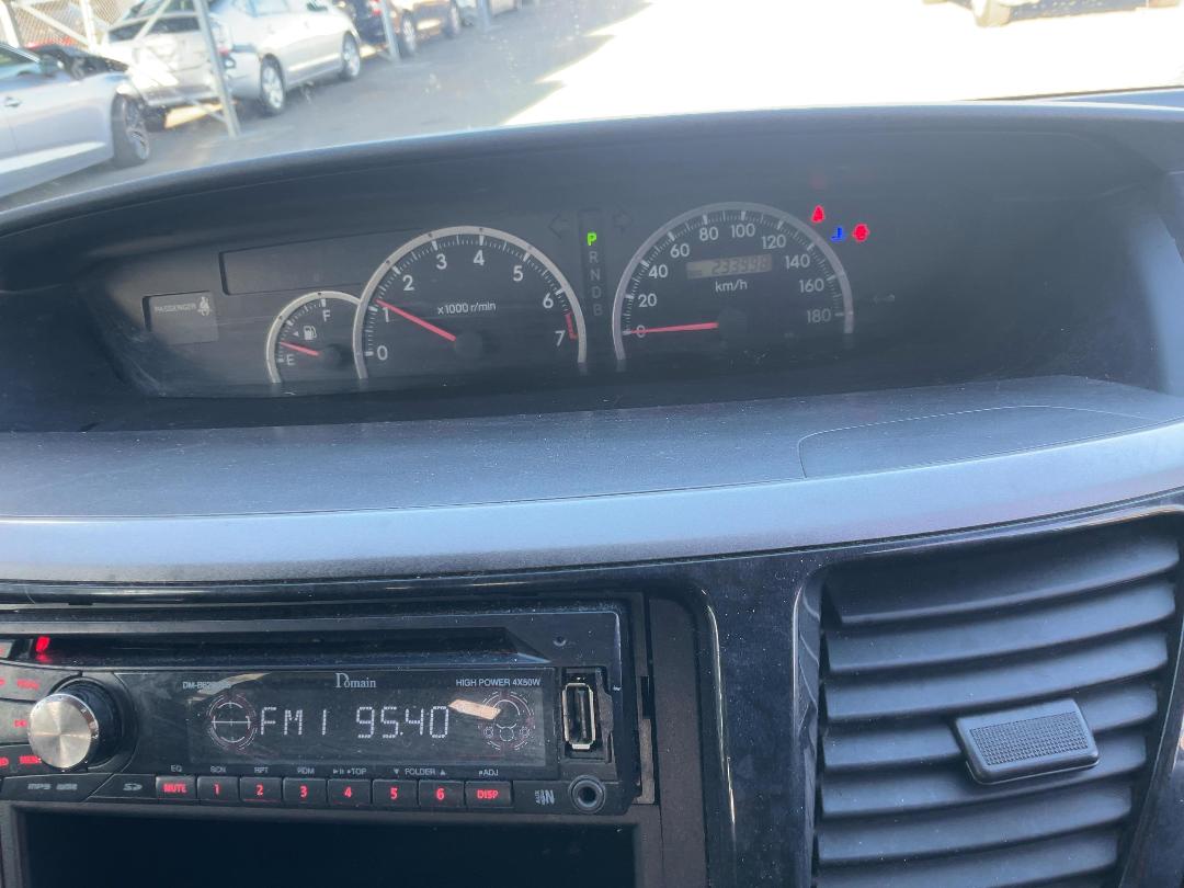 Photo '11' of Toyota Voxy