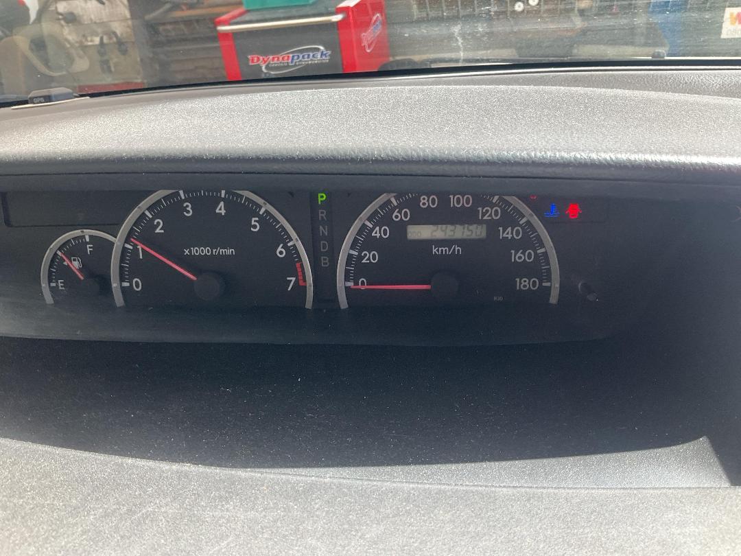 Photo '8' of Toyota Voxy