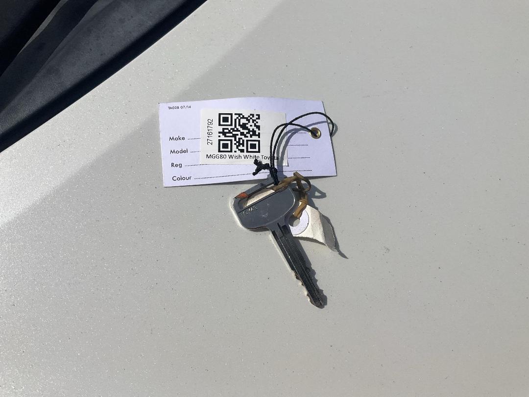 Photo '11' of Toyota Wish Photo '11' of Toyota Wish