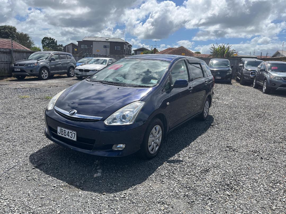 Photo '3' of Toyota Wish Photo '3' of Toyota Wish