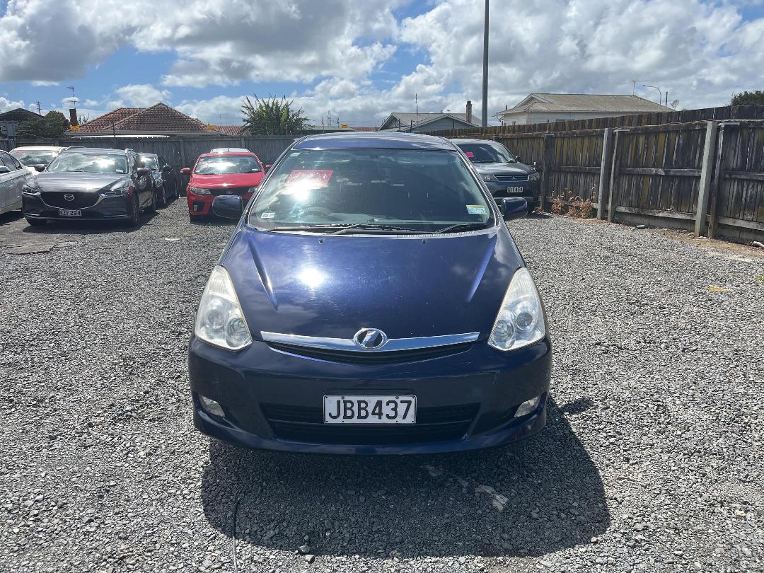 Photo '2' of Toyota Wish Photo '2' of Toyota Wish